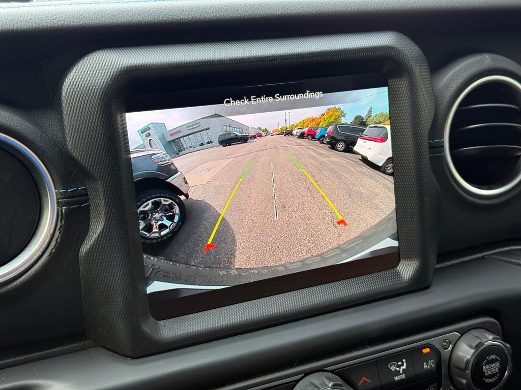 Jeep Wrangler 4xe Vehicle Full-screen Gallery Image 16