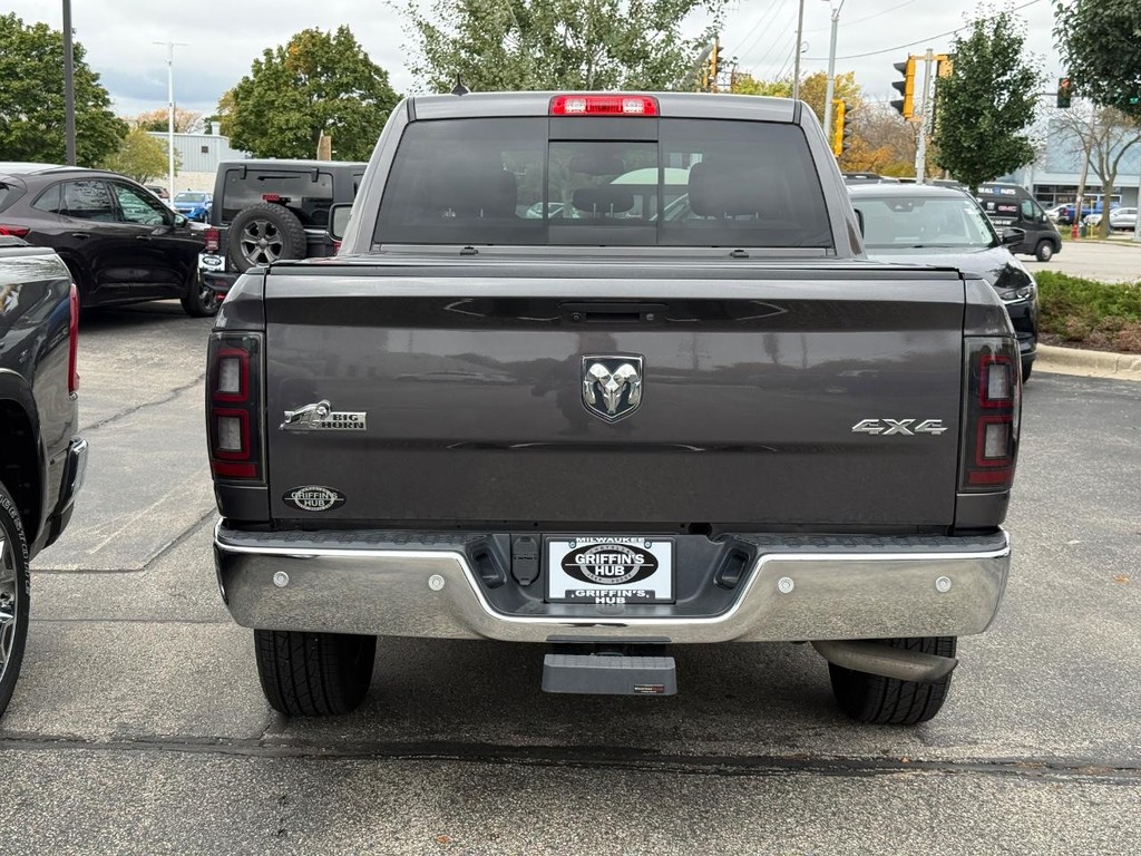 Ram 1500 Vehicle Full-screen Gallery Image 04