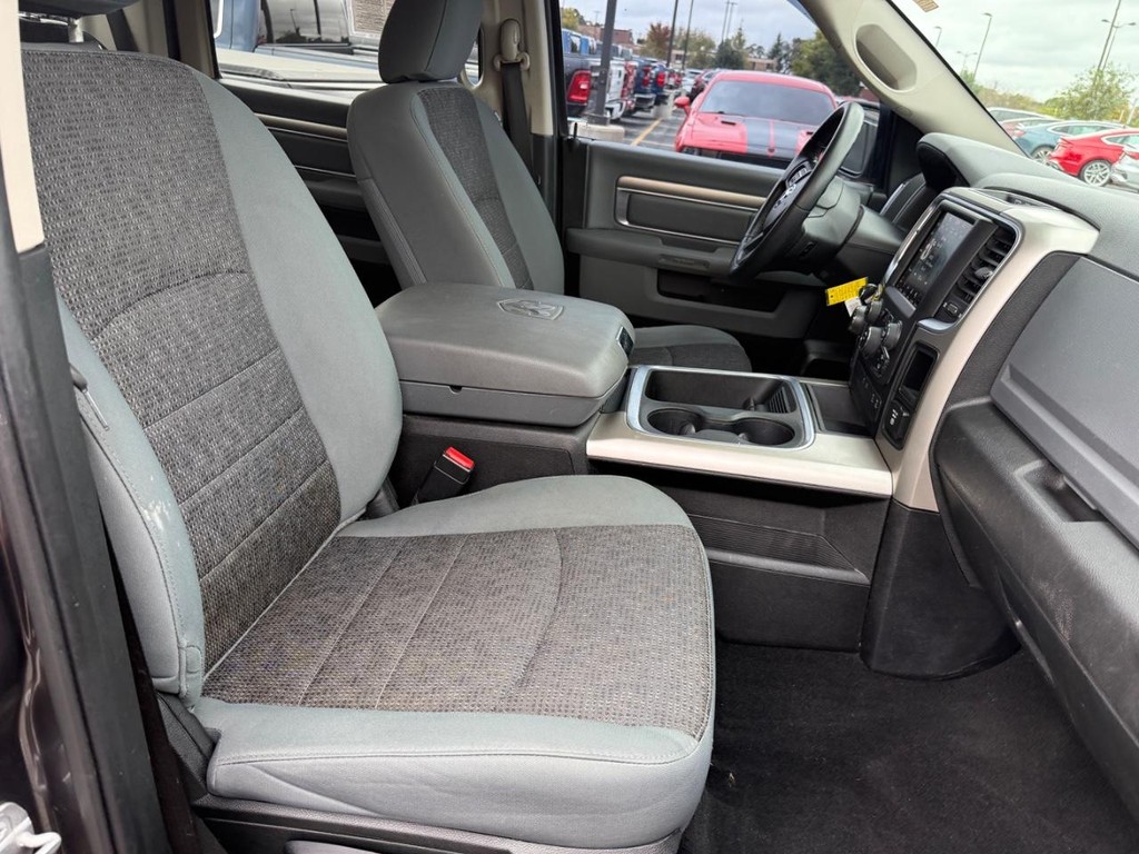 Ram 1500 Vehicle Full-screen Gallery Image 06