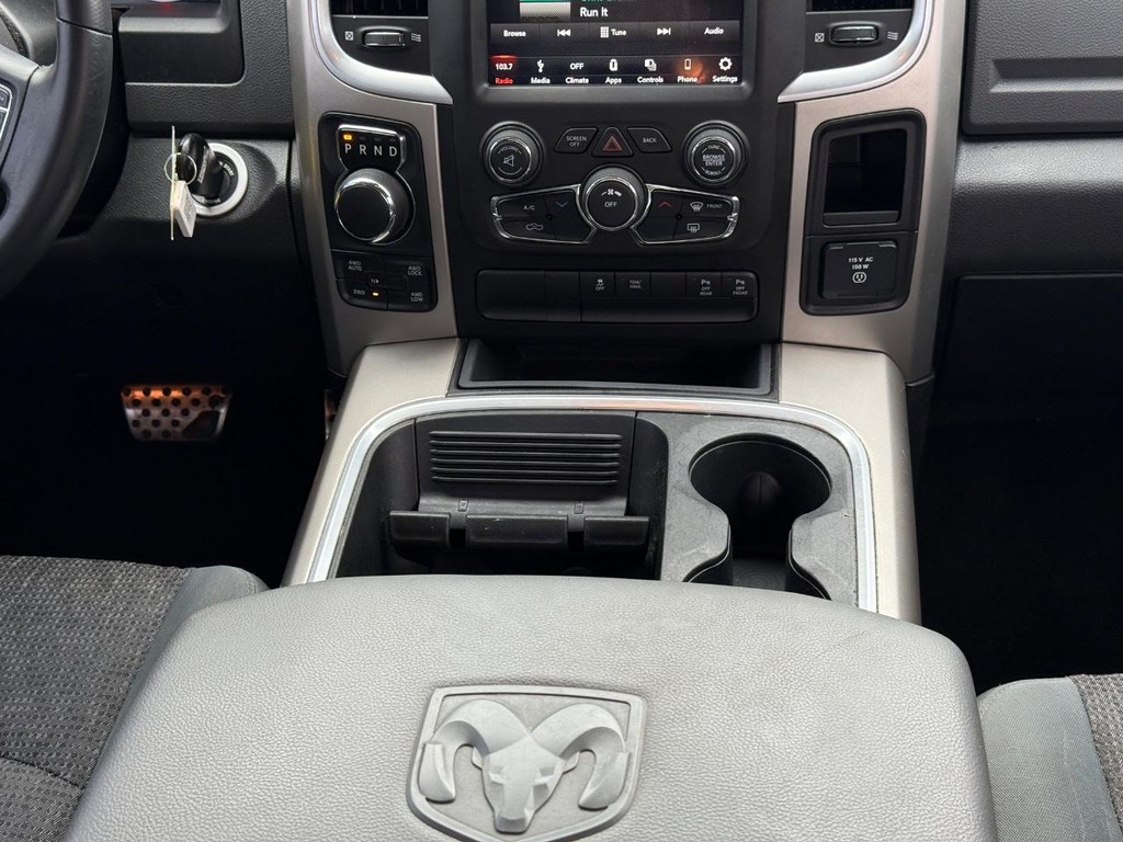 Ram 1500 Vehicle Full-screen Gallery Image 10