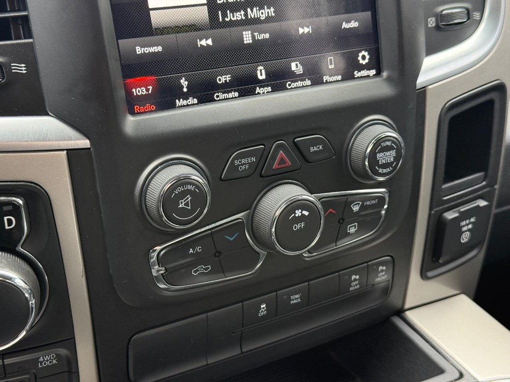 Ram 1500 Vehicle Full-screen Gallery Image 18