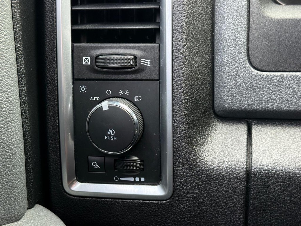 Ram 1500 Vehicle Full-screen Gallery Image 20