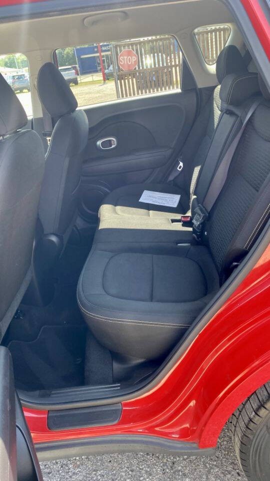 Kia Soul Vehicle Full-screen Gallery Image 08