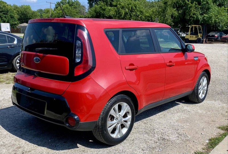 Kia Soul Vehicle Full-screen Gallery Image 03