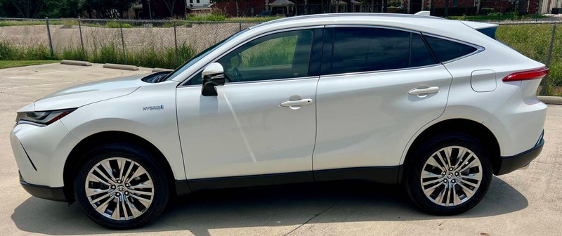 Toyota Venza Vehicle Full-screen Gallery Image 02