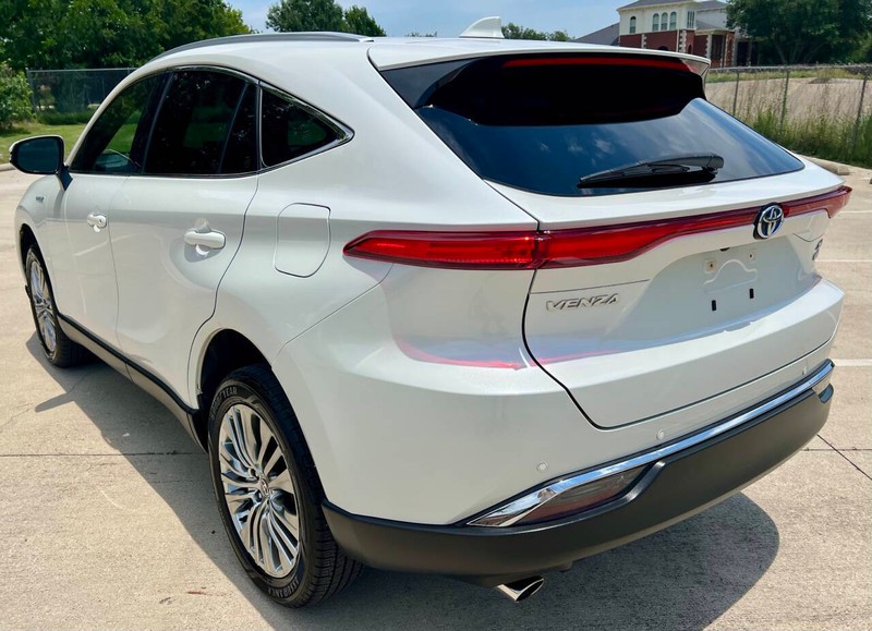 Toyota Venza Vehicle Full-screen Gallery Image 03