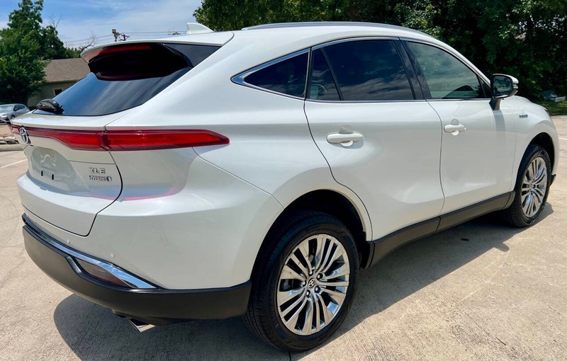 Toyota Venza Vehicle Full-screen Gallery Image 05