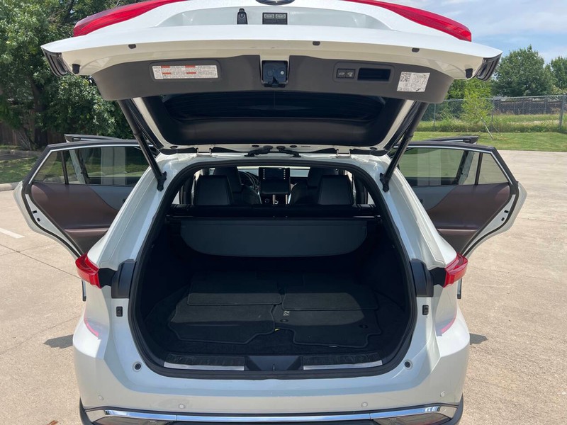 Toyota Venza Vehicle Full-screen Gallery Image 09