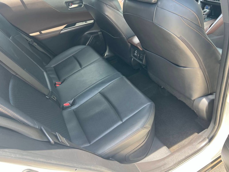 Toyota Venza Vehicle Full-screen Gallery Image 12