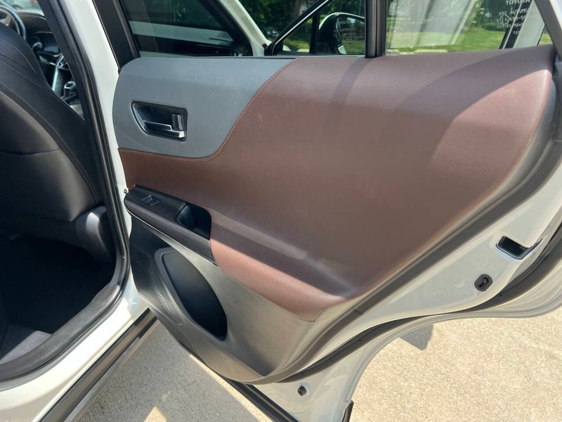 Toyota Venza Vehicle Full-screen Gallery Image 13