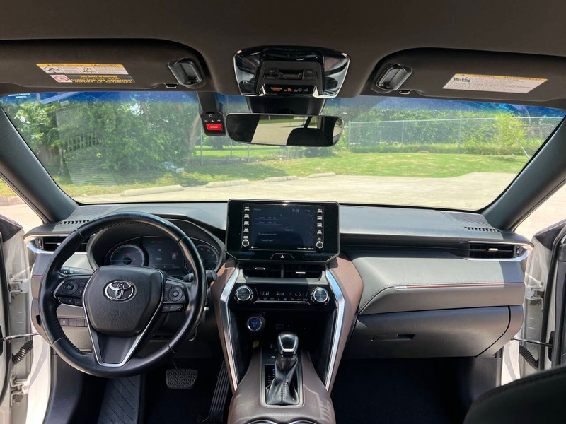 Toyota Venza Vehicle Full-screen Gallery Image 14