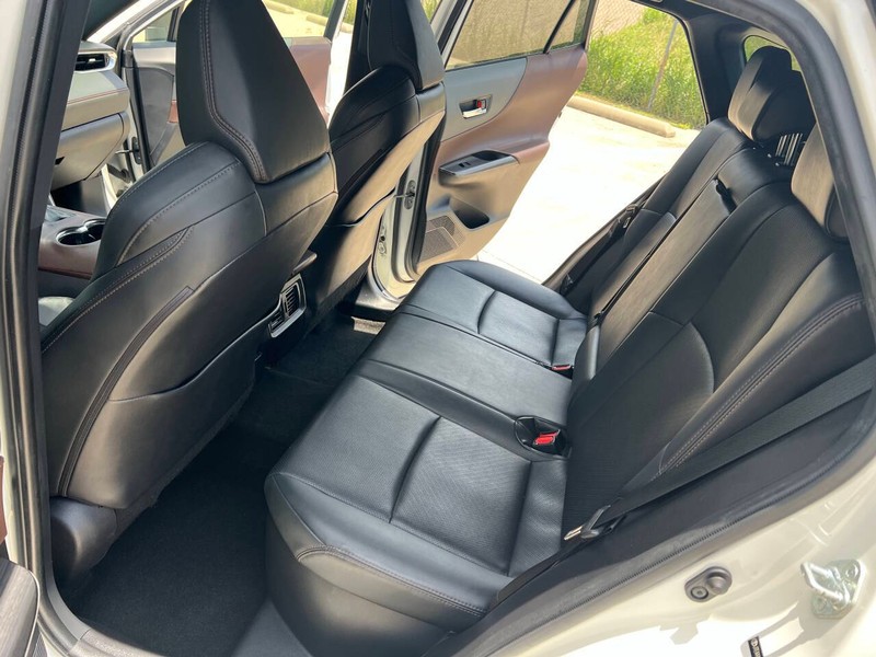 Toyota Venza Vehicle Full-screen Gallery Image 18