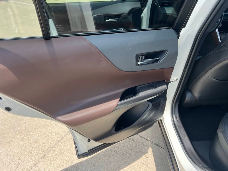 Toyota Venza Vehicle Full-screen Gallery Image 19