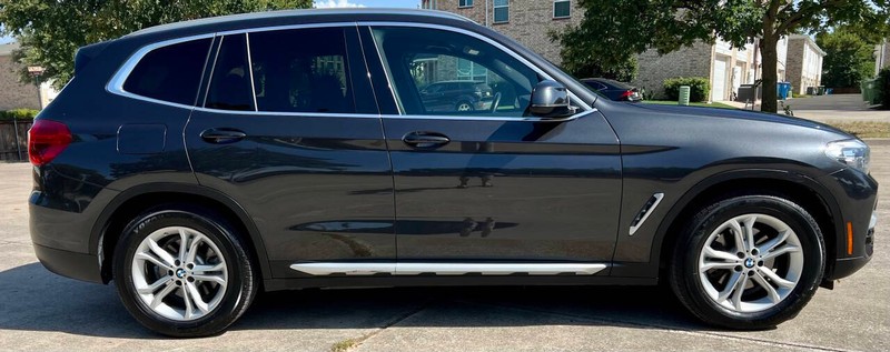 BMW X3 Vehicle Full-screen Gallery Image 05