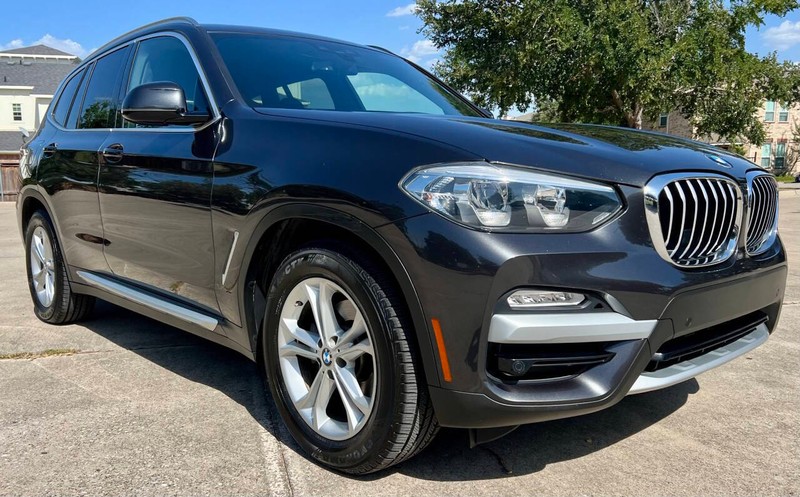 BMW X3 Vehicle Full-screen Gallery Image 07