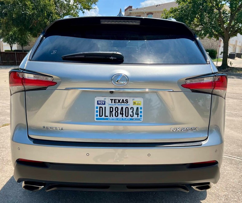 Lexus NX 200t Vehicle Full-screen Gallery Image 05