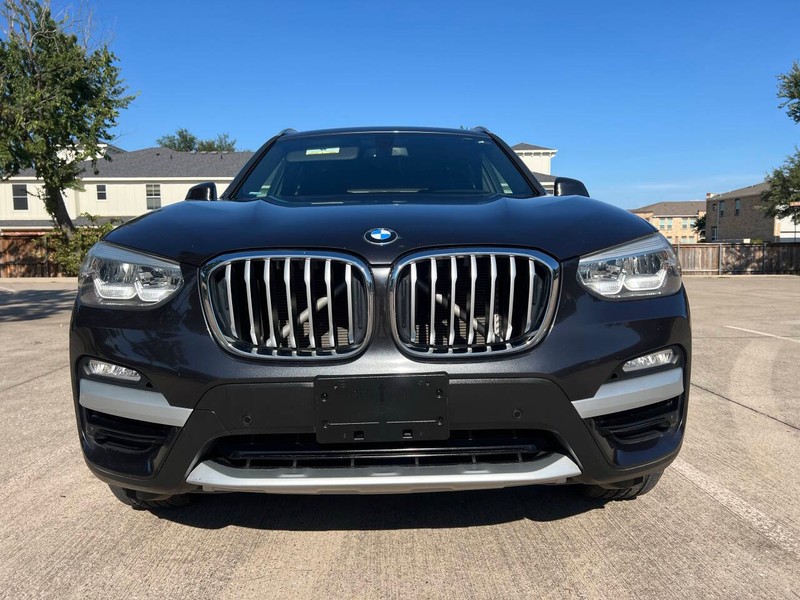 BMW X3 Vehicle Full-screen Gallery Image 08