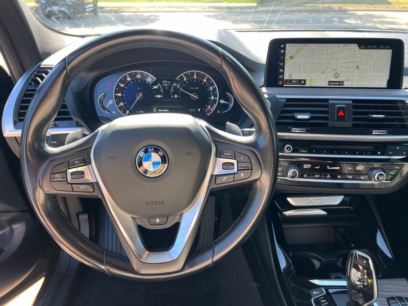 BMW X3 Vehicle Full-screen Gallery Image 20