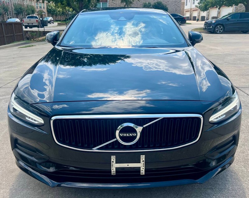 Volvo S90 Vehicle Full-screen Gallery Image 08