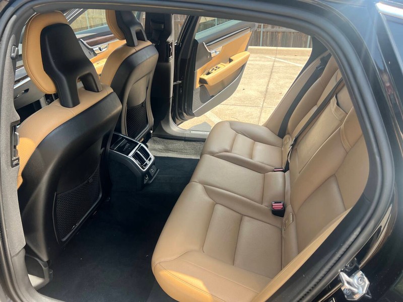 Volvo S90 Vehicle Full-screen Gallery Image 11