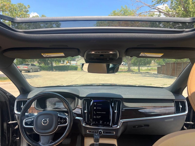 Volvo S90 Vehicle Full-screen Gallery Image 21