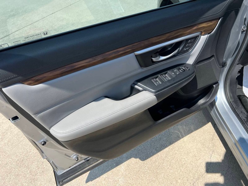 Honda CR-V Vehicle Full-screen Gallery Image 15