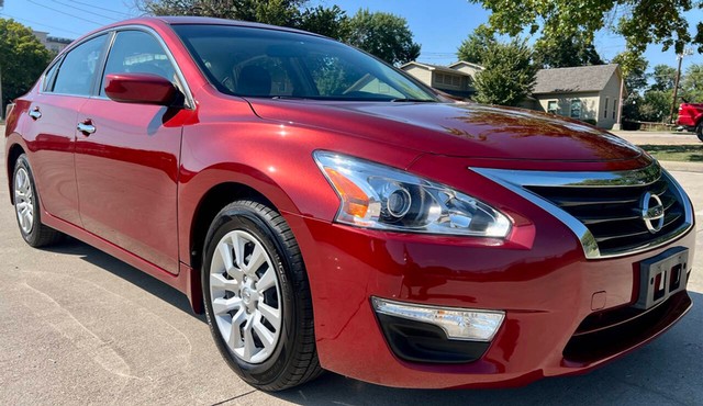 more details - nissan altima sedan