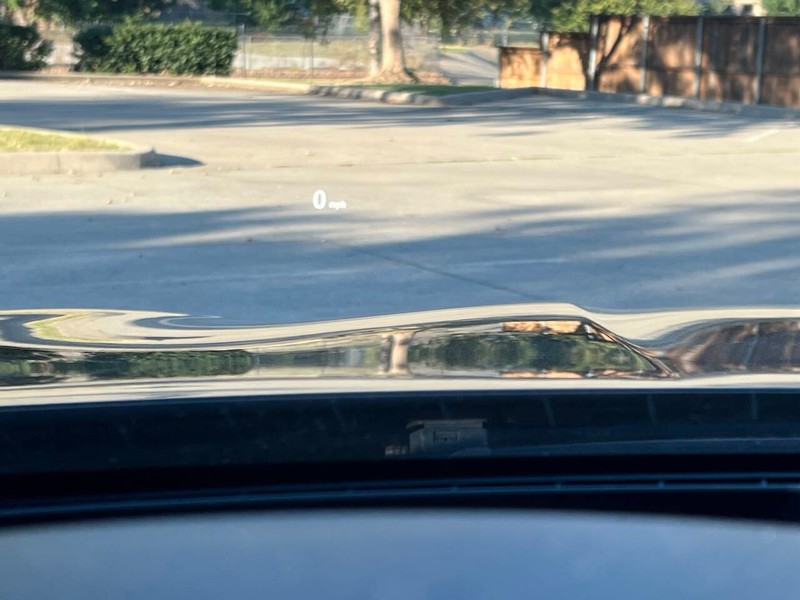 BMW 5 Series Vehicle Full-screen Gallery Image 24