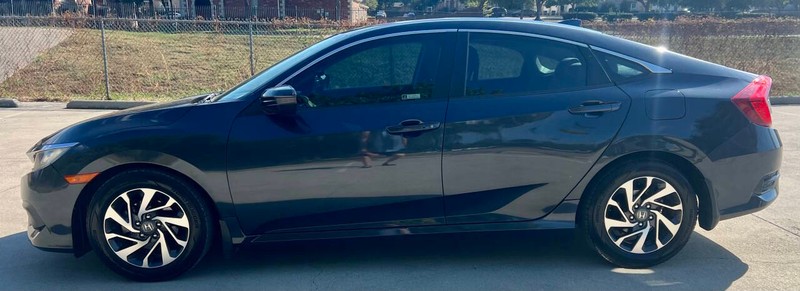 Honda Civic Sedan Vehicle Full-screen Gallery Image 02