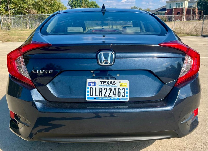 Honda Civic Sedan Vehicle Full-screen Gallery Image 04