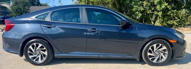 Honda Civic Sedan Vehicle Full-screen Gallery Image 06