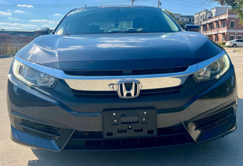 Honda Civic Sedan Vehicle Full-screen Gallery Image 08