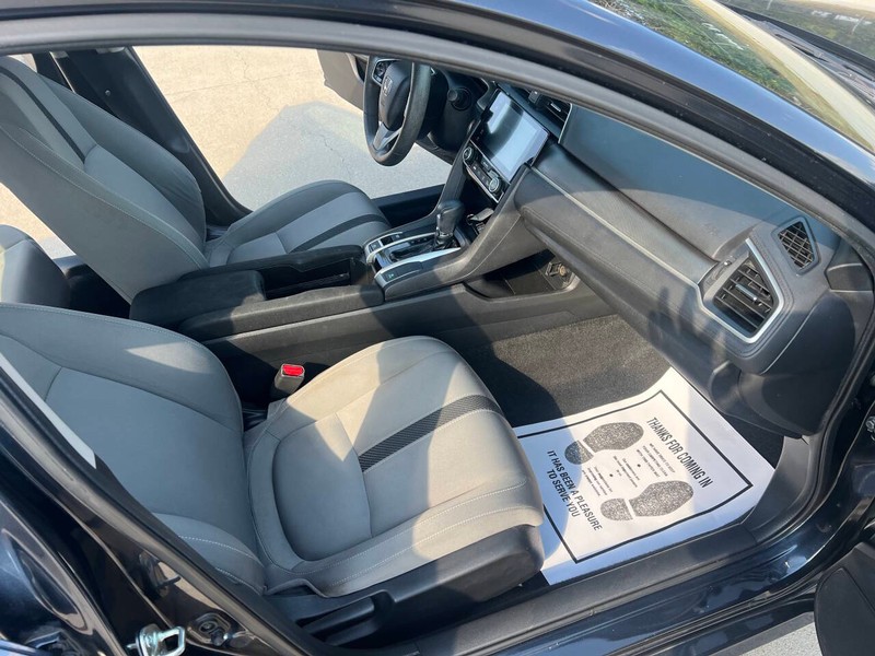 Honda Civic Sedan Vehicle Full-screen Gallery Image 11