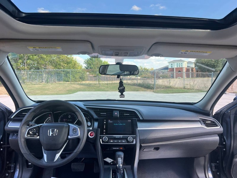 Honda Civic Sedan Vehicle Full-screen Gallery Image 18