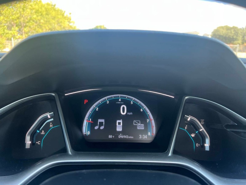 Honda Civic Sedan Vehicle Full-screen Gallery Image 22