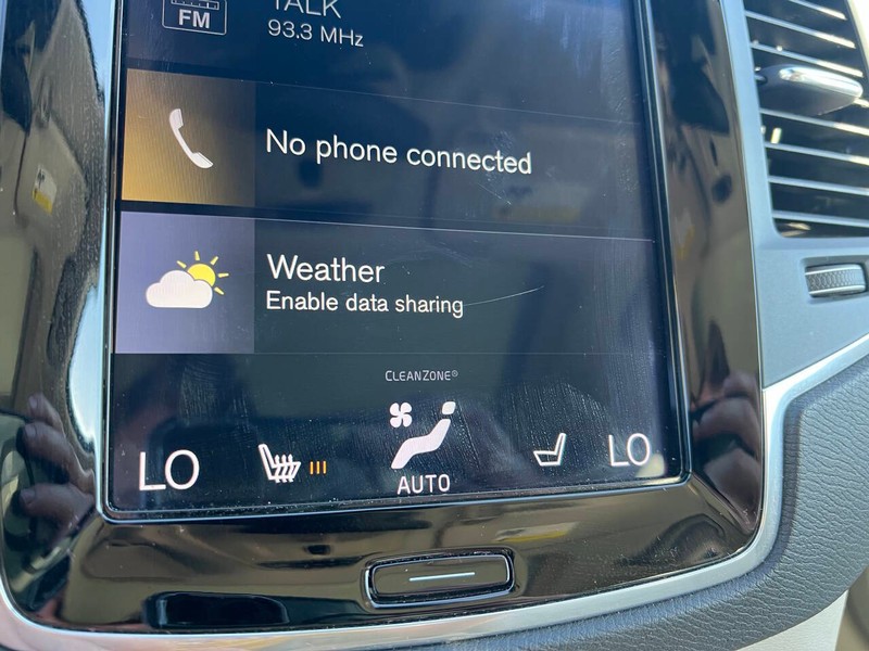 Volvo XC90 Vehicle Full-screen Gallery Image 25