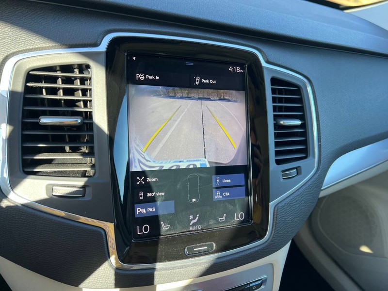 Volvo XC90 Vehicle Full-screen Gallery Image 27