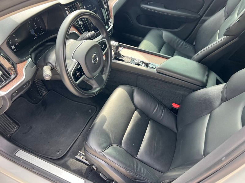 Volvo S60 Vehicle Full-screen Gallery Image 10