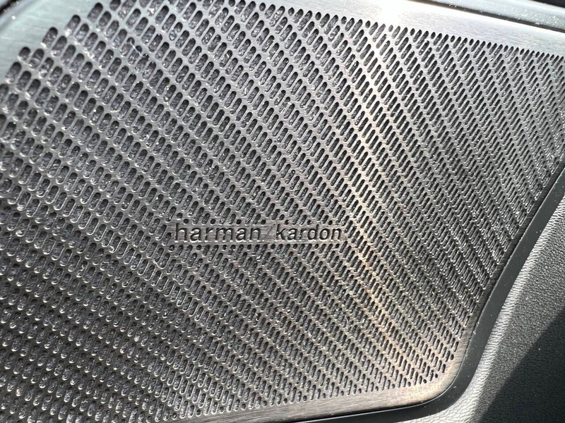 Volvo S60 Vehicle Full-screen Gallery Image 12