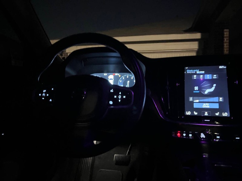 Volvo S60 Vehicle Full-screen Gallery Image 21