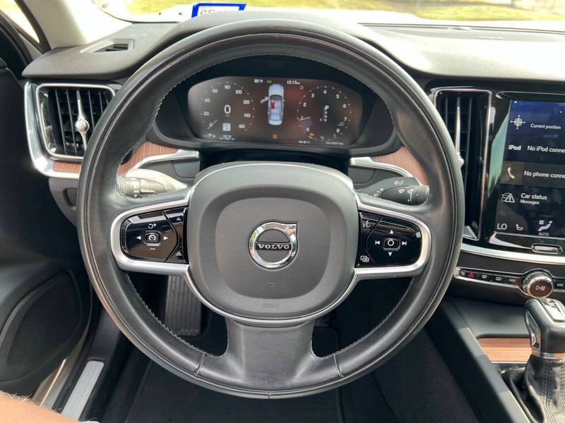 Volvo S60 Vehicle Full-screen Gallery Image 23