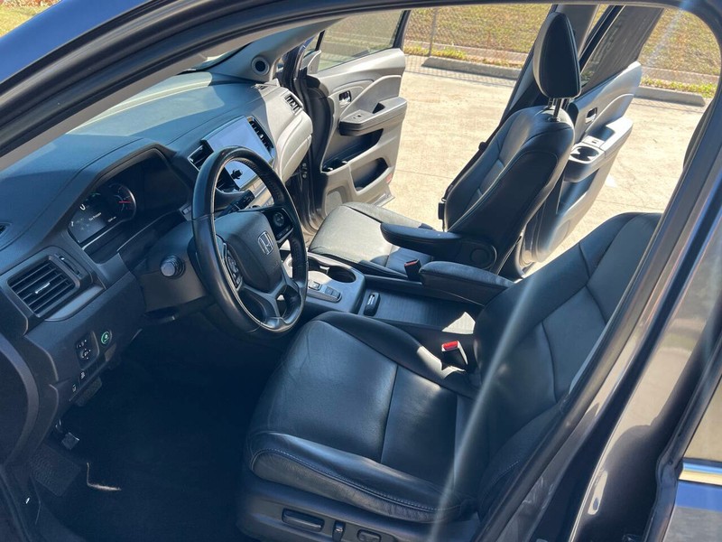 Honda Pilot Vehicle Full-screen Gallery Image 18