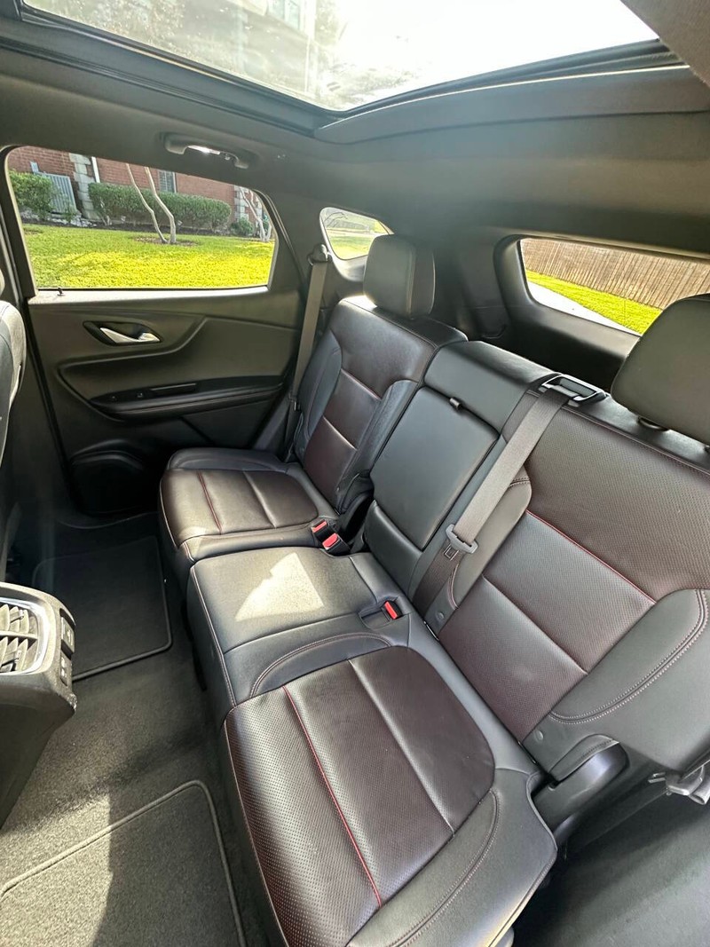 Chevrolet Blazer Vehicle Full-screen Gallery Image 04