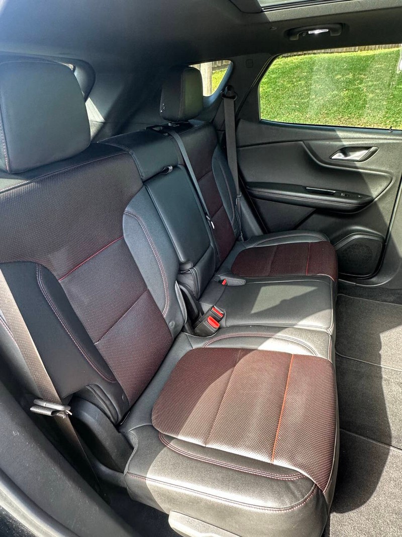 Chevrolet Blazer Vehicle Full-screen Gallery Image 06