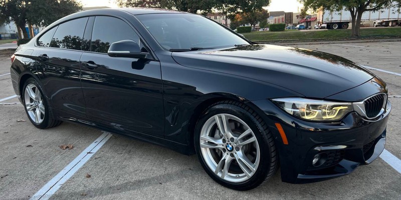 BMW 4 Series Vehicle Full-screen Gallery Image 03