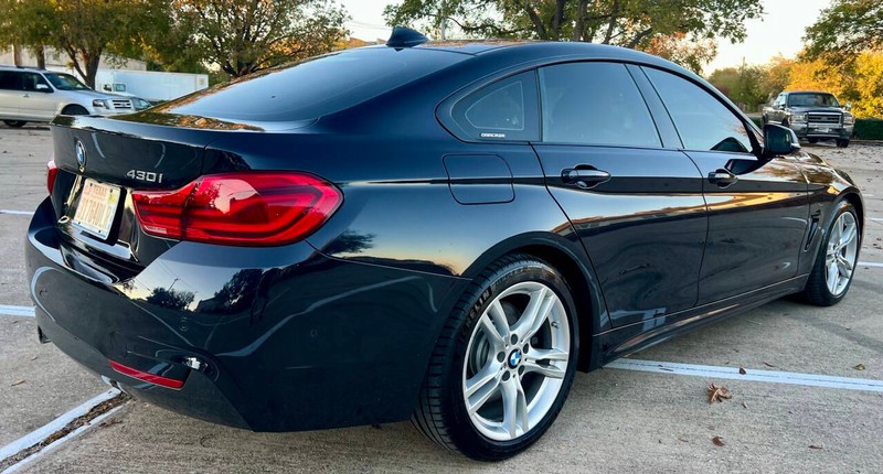 BMW 4 Series Vehicle Full-screen Gallery Image 06