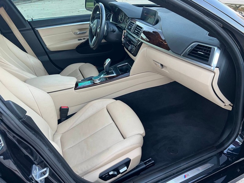 BMW 4 Series Vehicle Full-screen Gallery Image 09