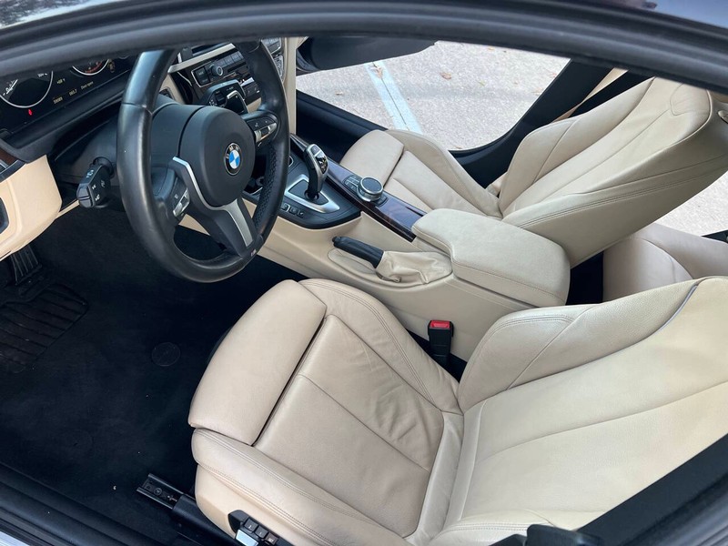 BMW 4 Series Vehicle Full-screen Gallery Image 12