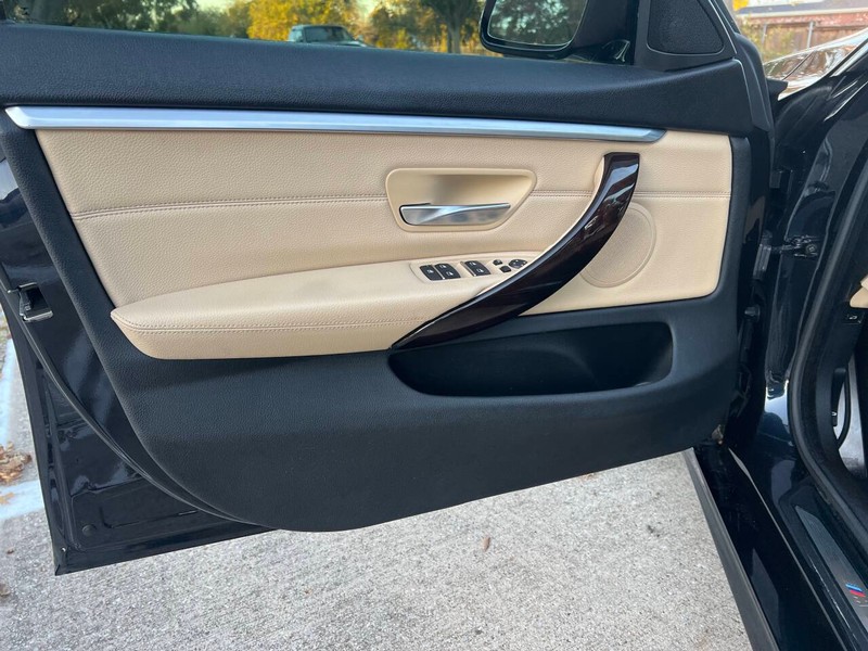 BMW 4 Series Vehicle Full-screen Gallery Image 13