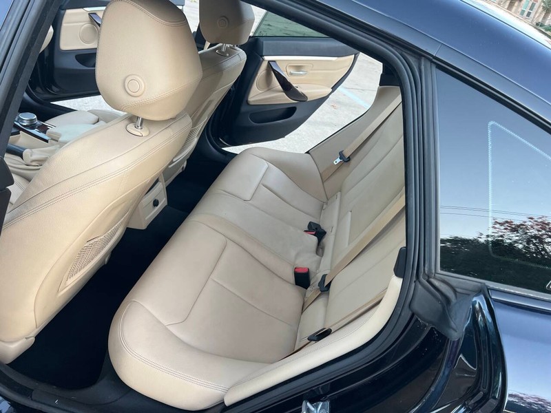 BMW 4 Series Vehicle Full-screen Gallery Image 14